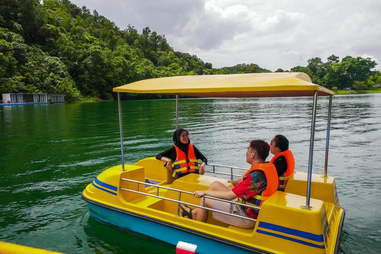 Roxy Tasik Biru Resort City Bau Dış mekan fotoğraf