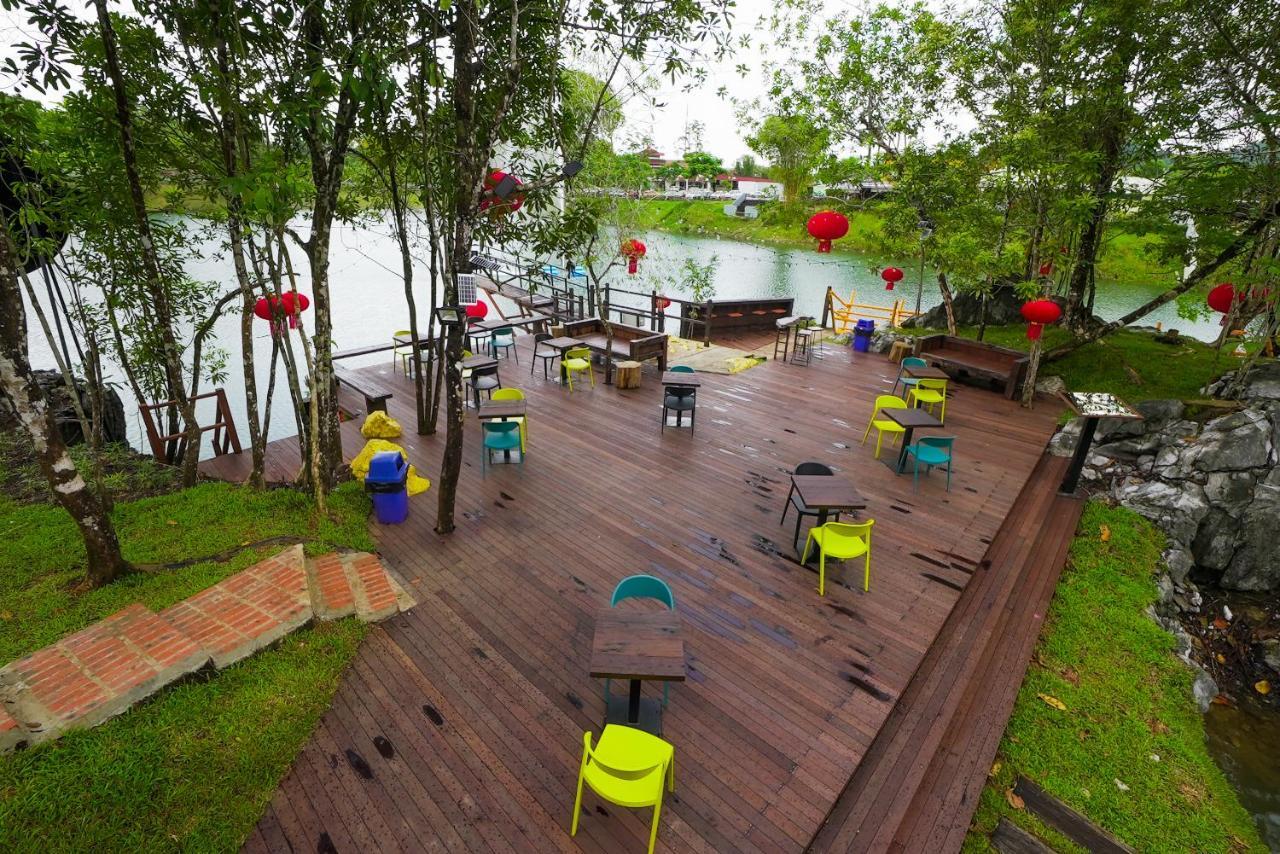 Roxy Tasik Biru Resort City Bau Dış mekan fotoğraf