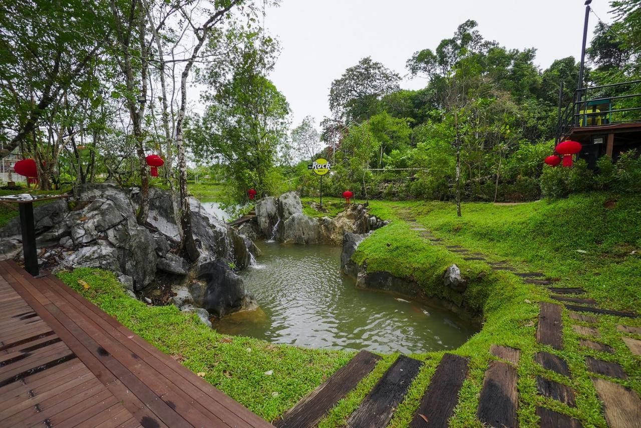 Roxy Tasik Biru Resort City Bau Dış mekan fotoğraf