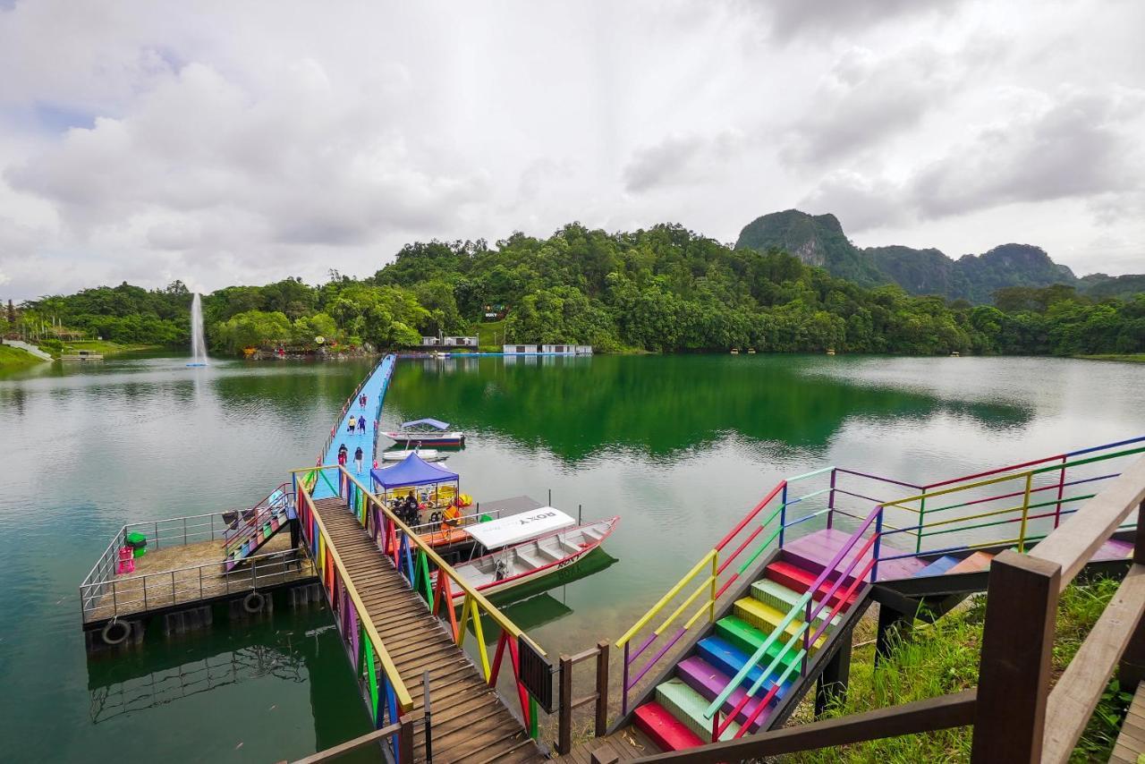 Roxy Tasik Biru Resort City Bau Dış mekan fotoğraf
